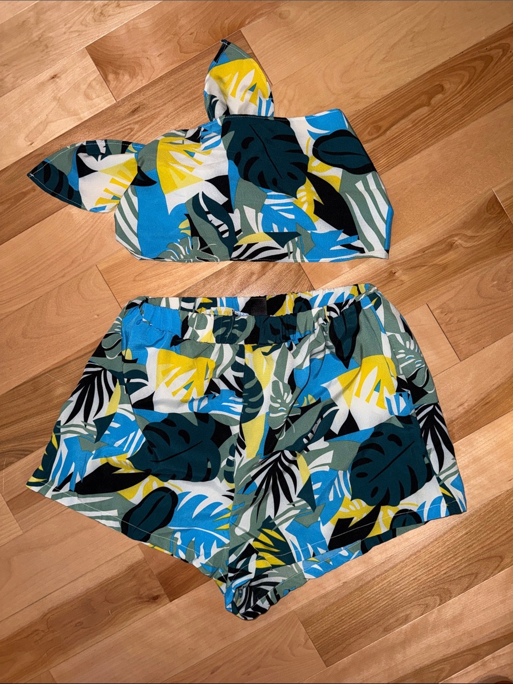 Women’s Tropical Print Shorts Set - Blue/Green/Yellow S Bandeau Scarf Top